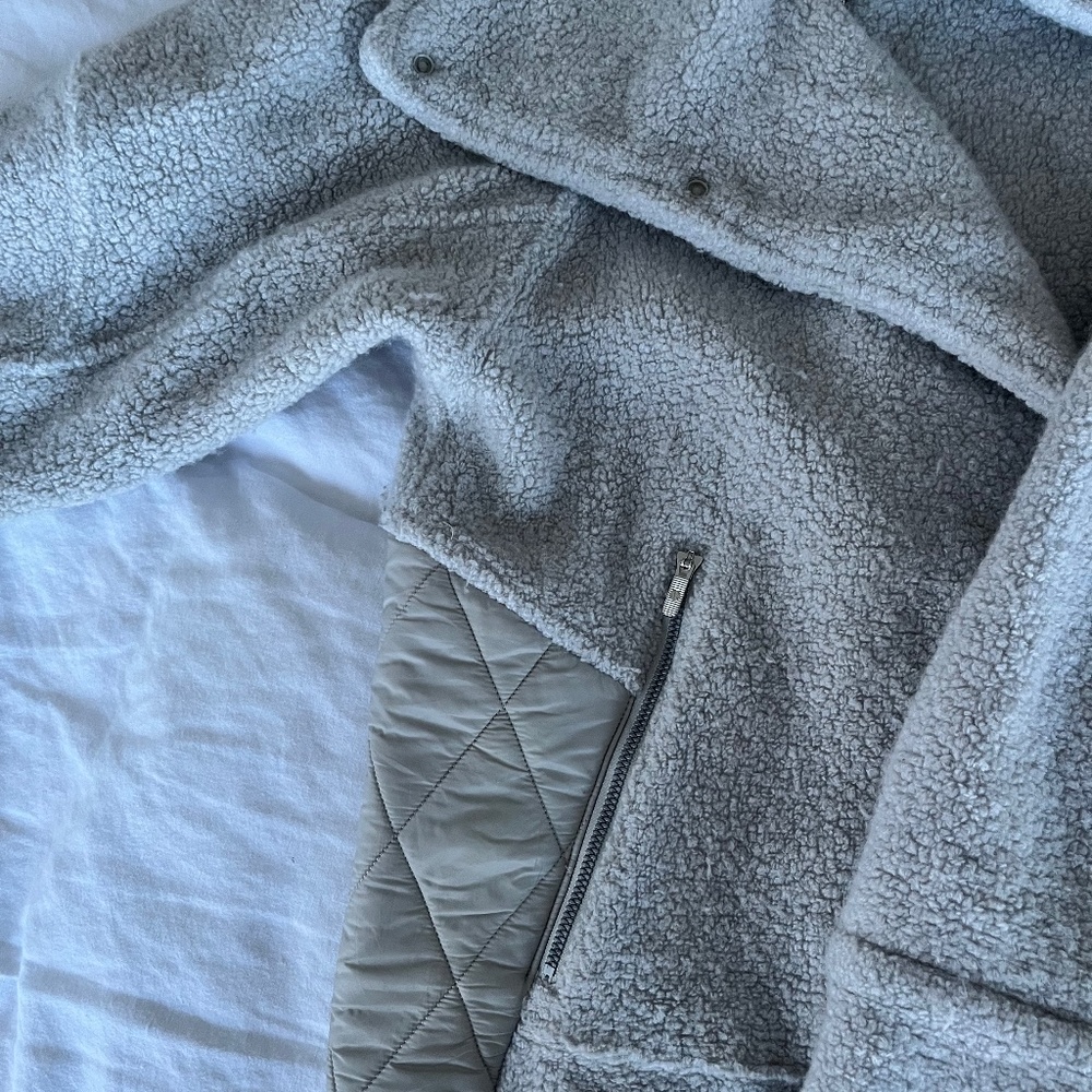 Lululemon Show Me The Sherpa GUC